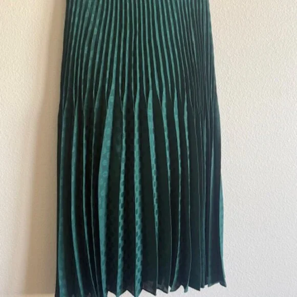 max studio skirt PLEATED GREEN - Picture 2 of 3